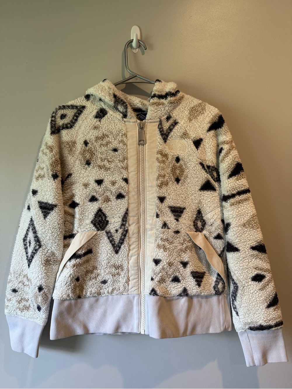 Women’s ’The North Face’ Aztec sherpa hoodie